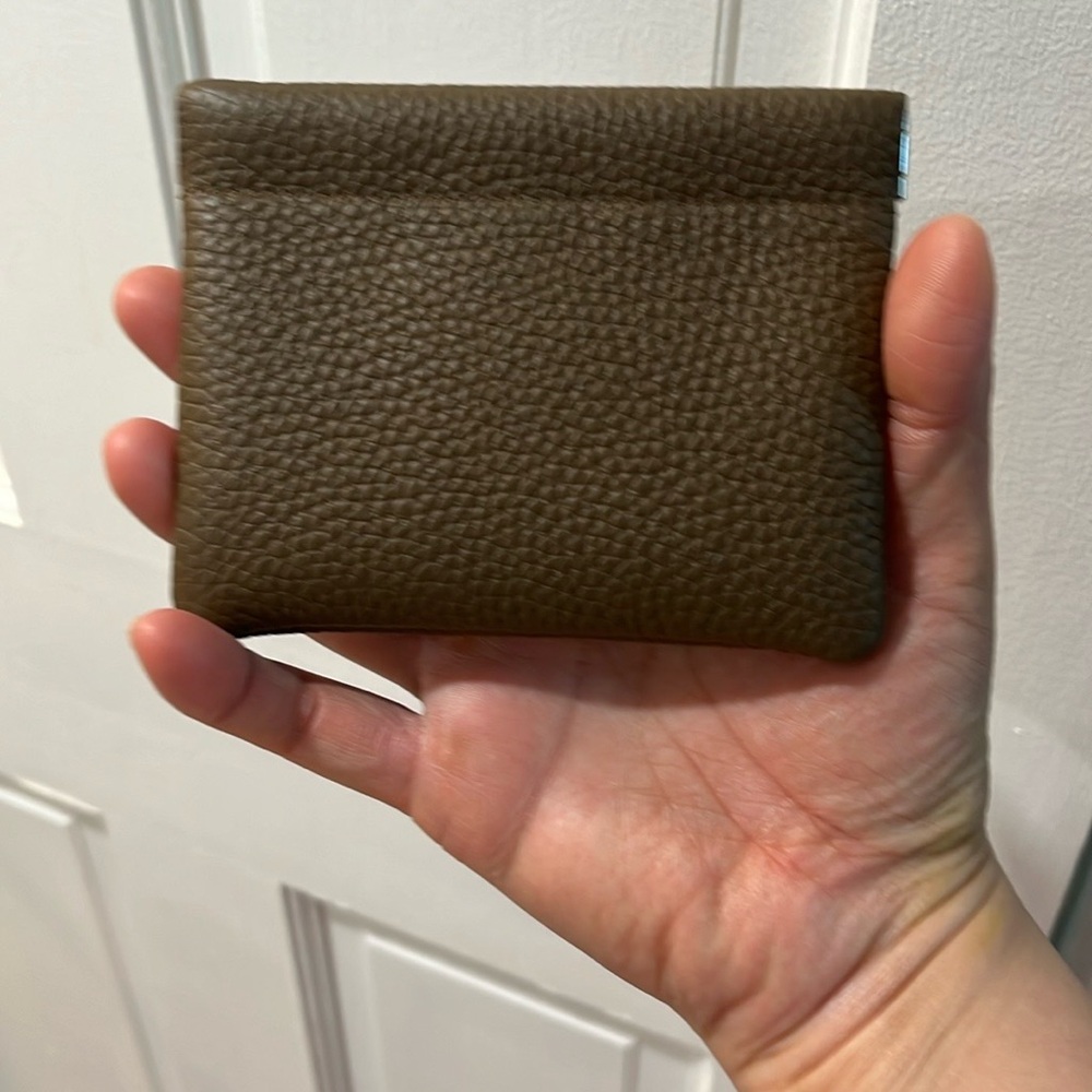 H card holder